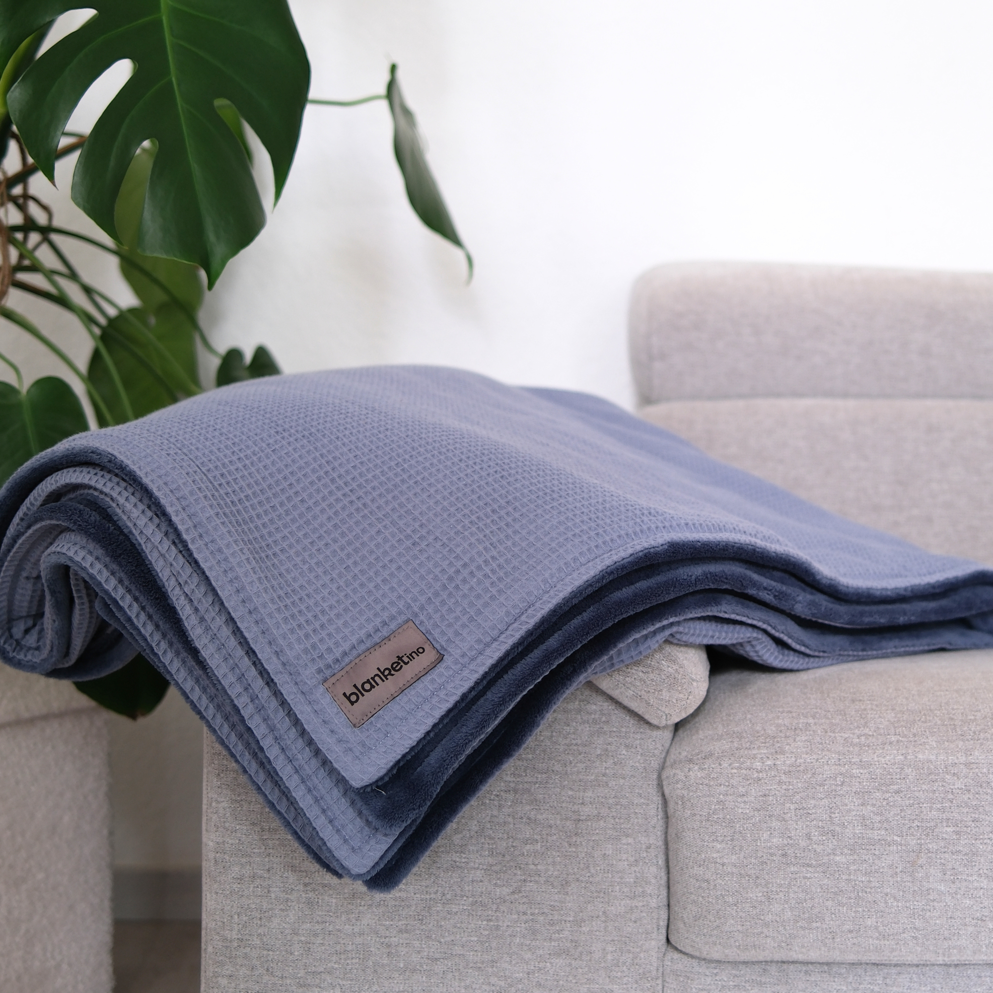 Kuscheldecke "Vollkommen" Wolkenblau · Meeresblau