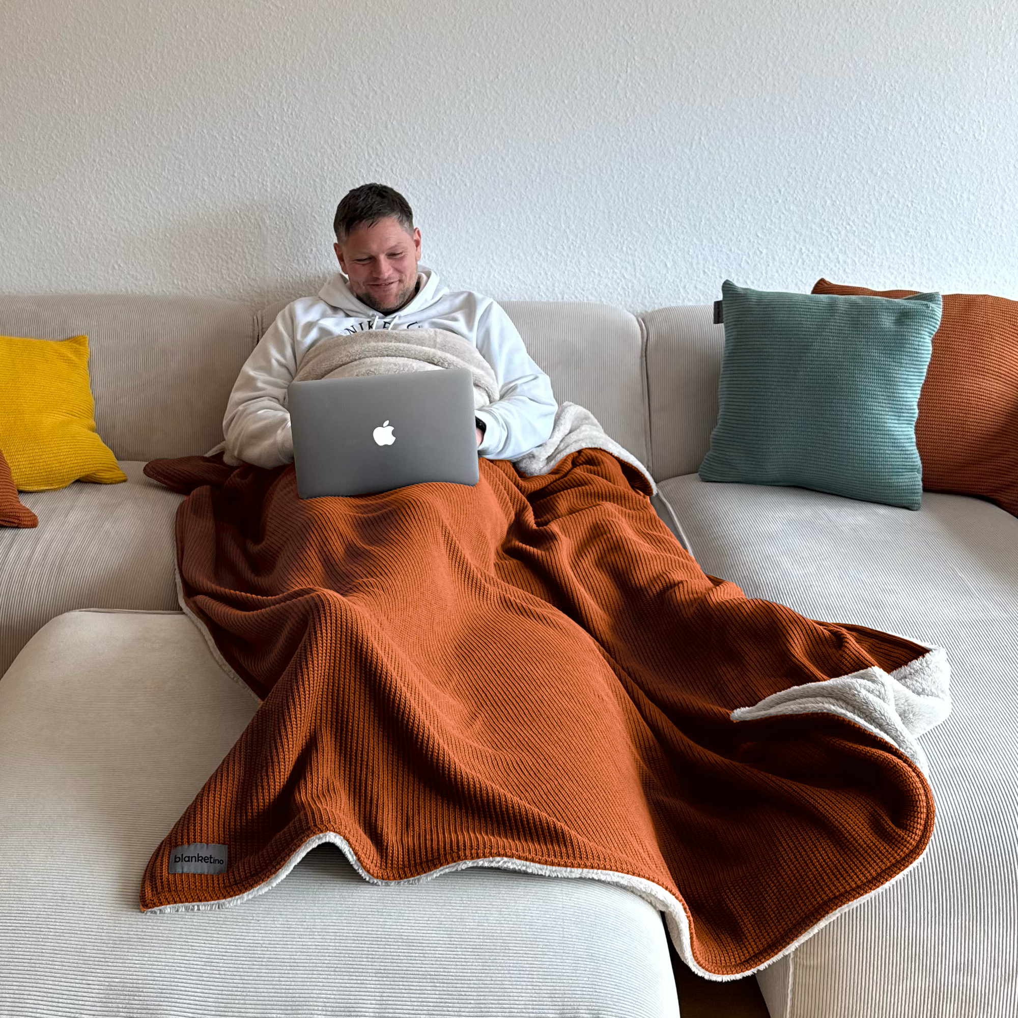 Kuscheldecke mit Baumwollstrick · Cognac·Beige