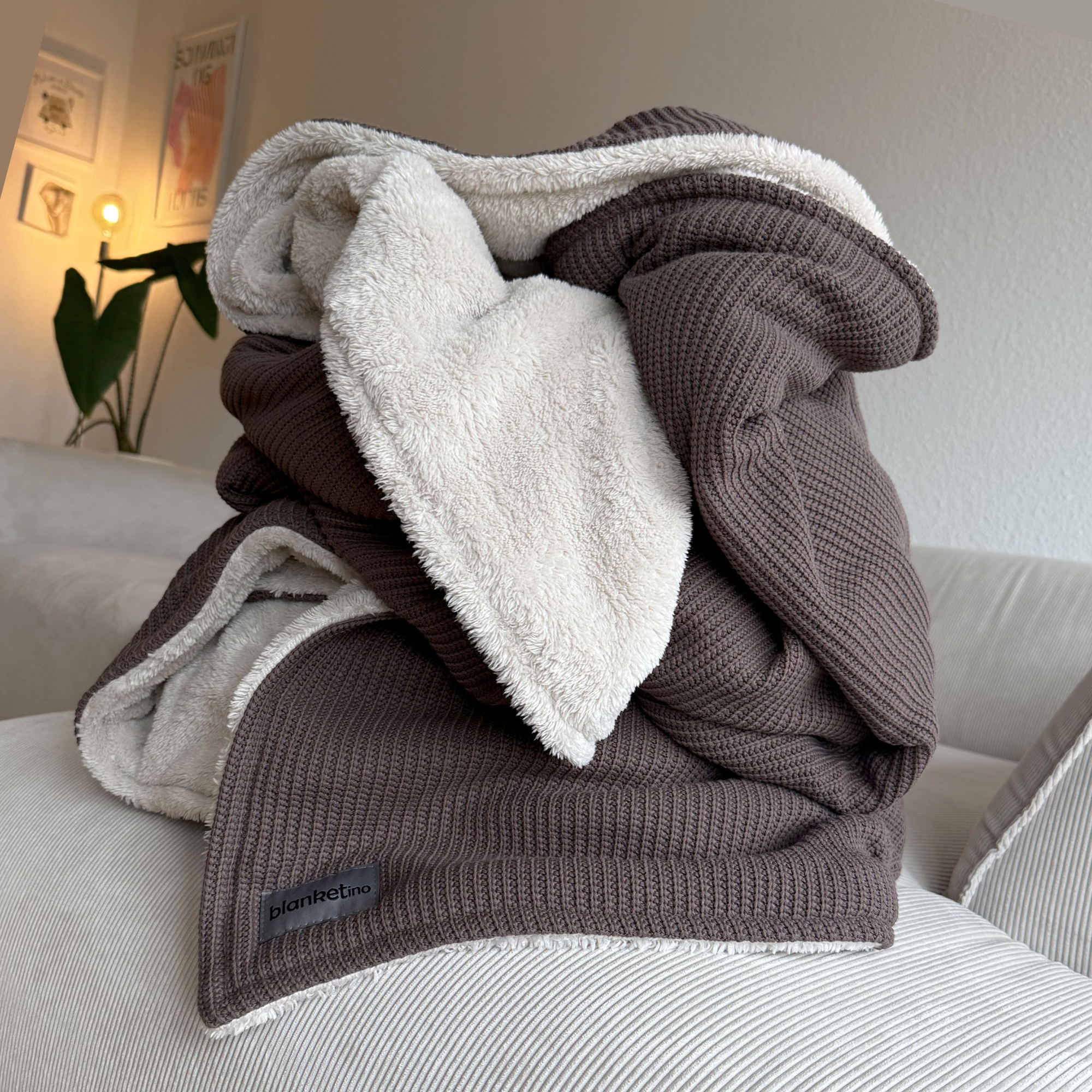 Kuscheldecke mit Baumwollstrick · Kakao