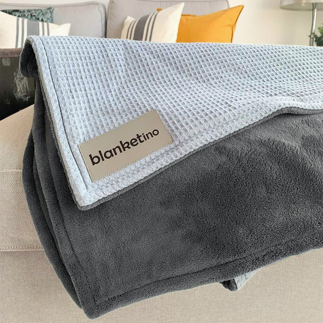 Kuscheldecke "Vollkommen" Wolkenblau · Stahlgrau