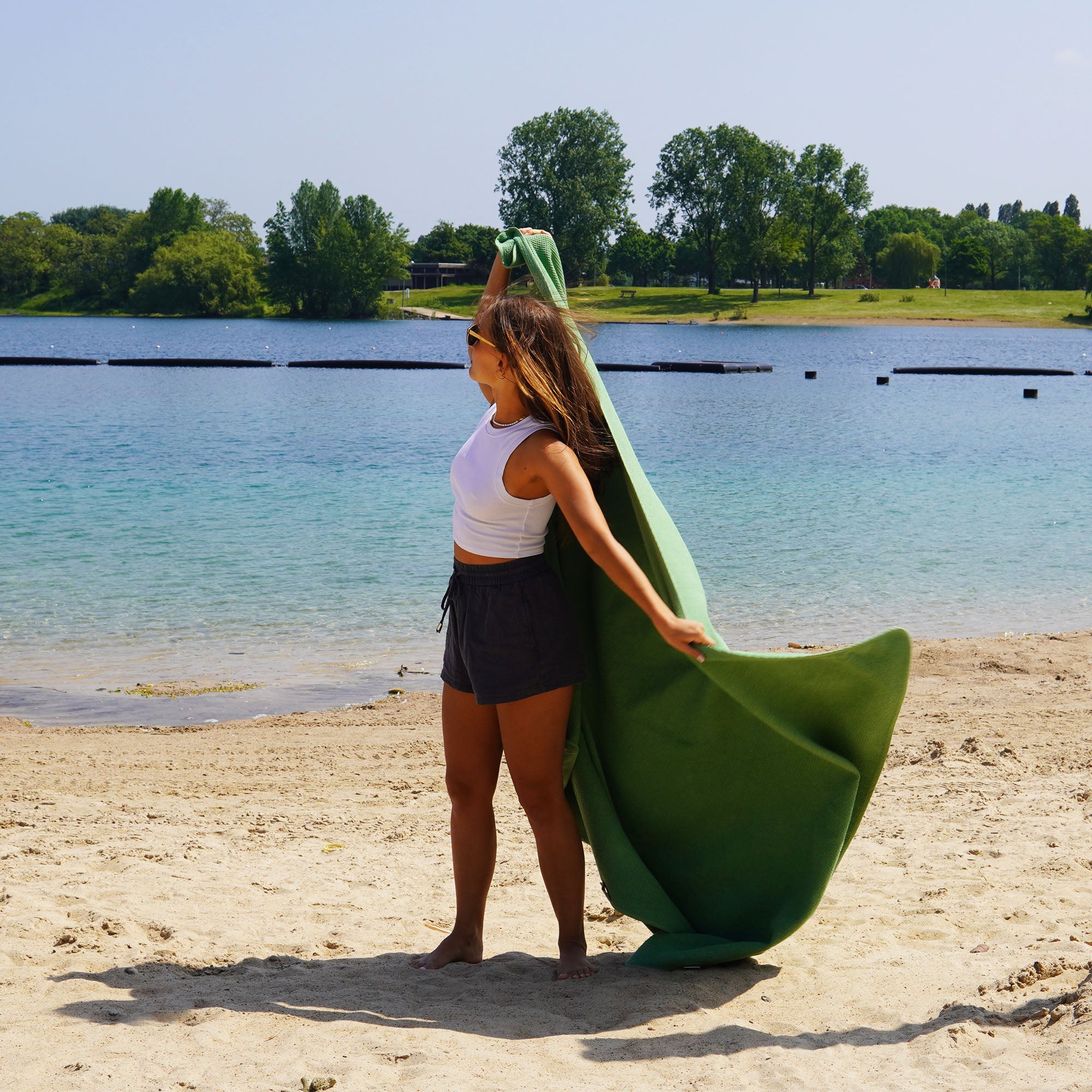 Strandhandtuch XL aus 100% Baumwolle • 145 x 200 cm • Seegrasgrün