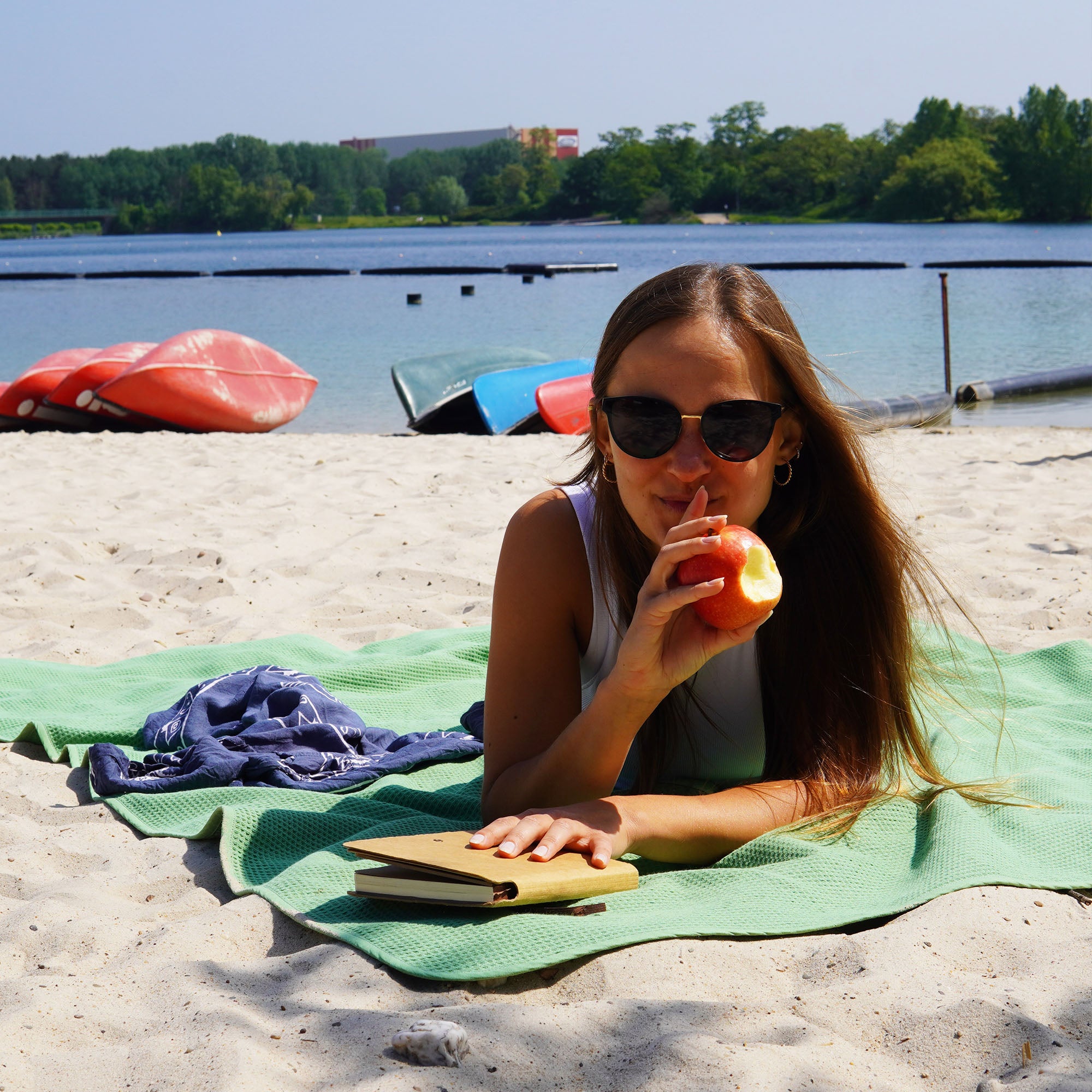 Strandhandtuch XL aus 100% Baumwolle • 145 x 200 cm • Seegrasgrün