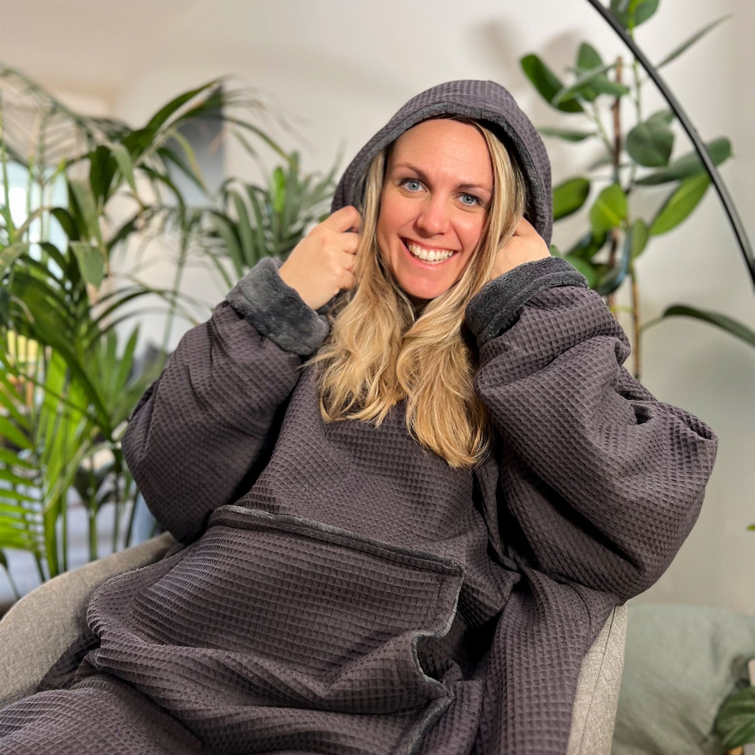 Kuschel-Hoodie mit Kapuze • Vulkangrau