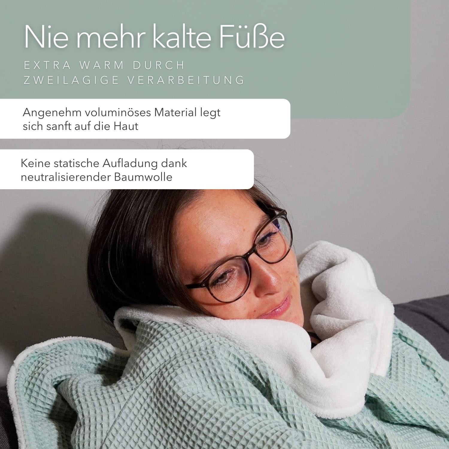 Kuscheldecke mit Ärmeln · Vollkommen · Mint · Sandweiß