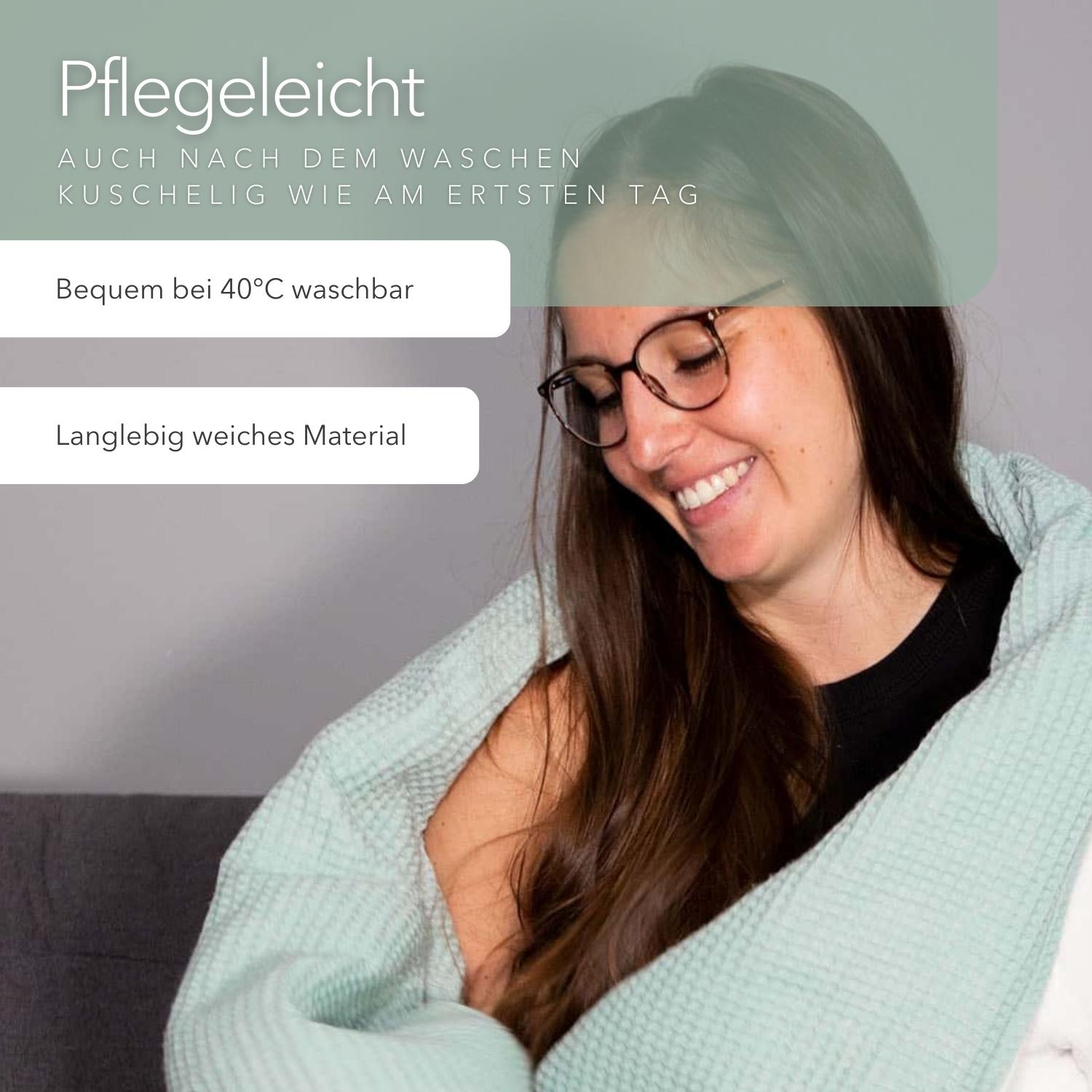 Kuscheldecke mit Ärmeln · Vollkommen · Mint · Sandweiß