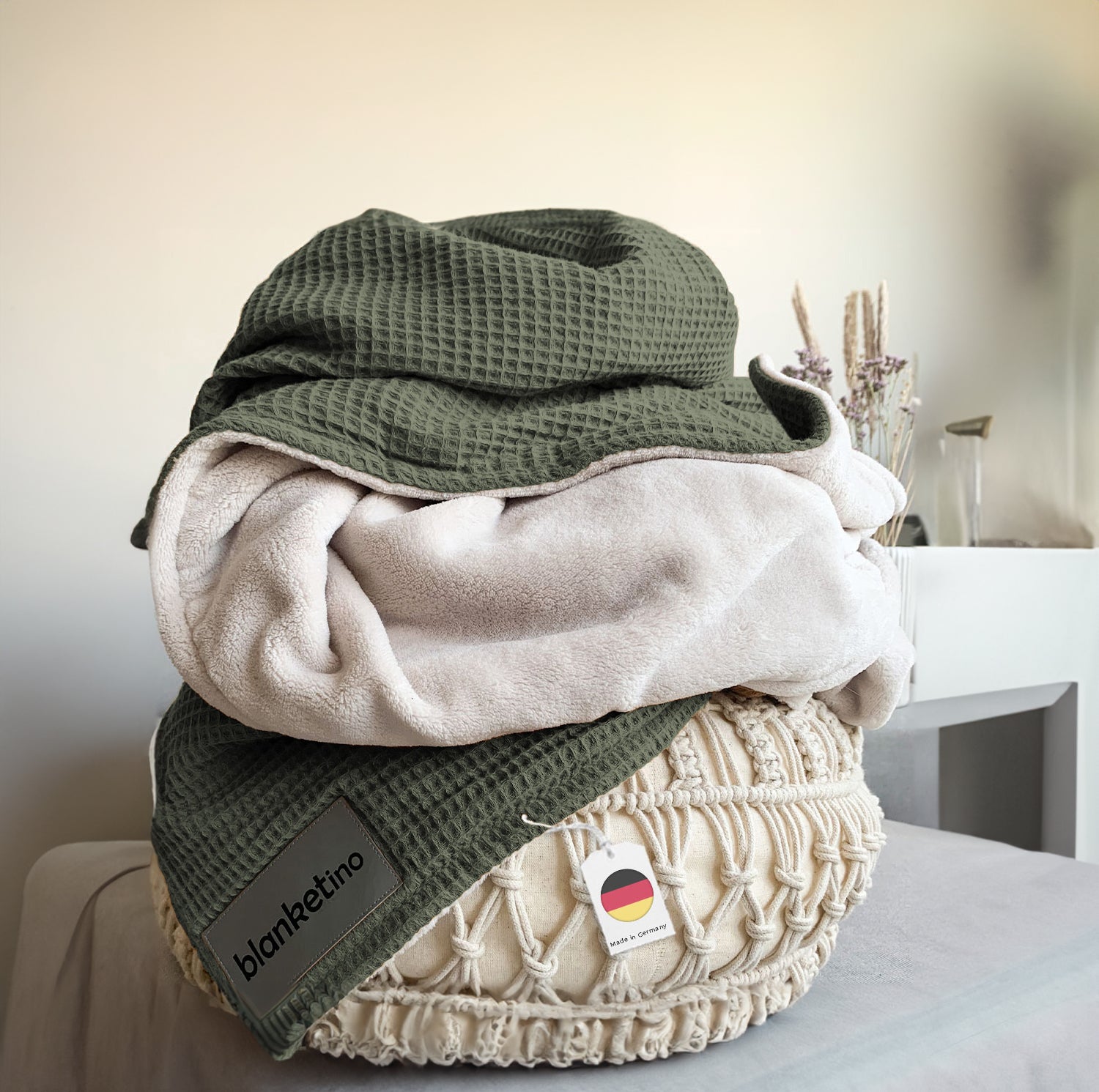 Kuscheldecke • Vollkommen • 210 x 145 cm • "Classic" • Waldgrün • Sandweiß