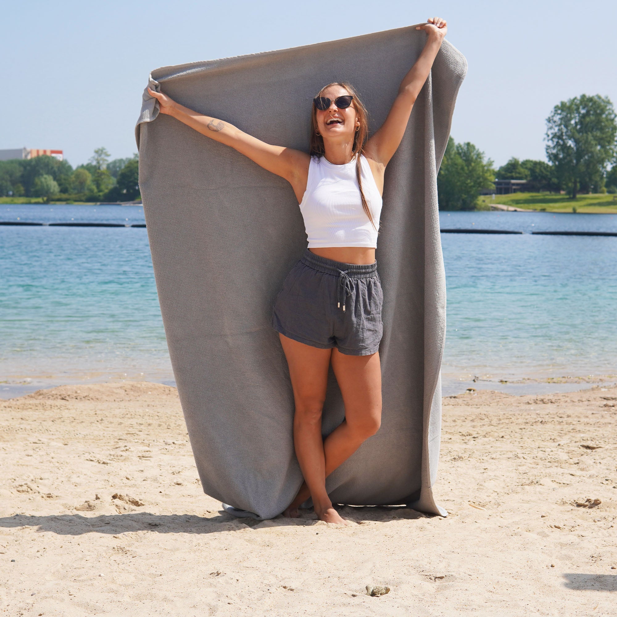 Strandhandtuch XL aus 100% Baumwolle • 145 x 200 cm • Steingrau