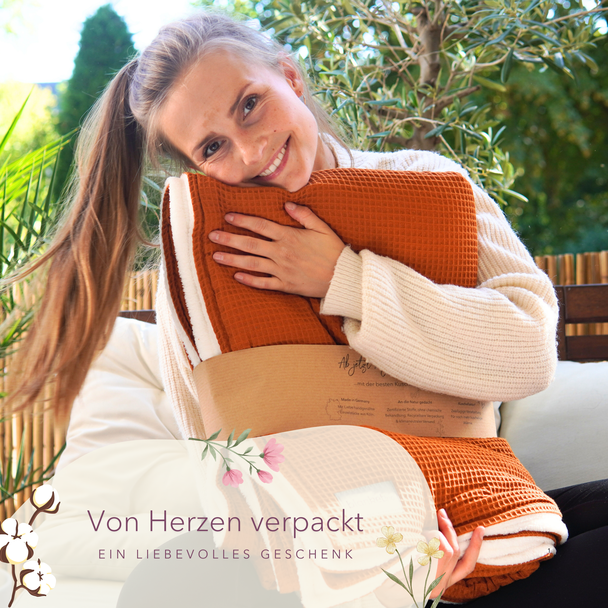 Kuscheldecke "Vollkommen" Cognac Beige – in der Anwendung