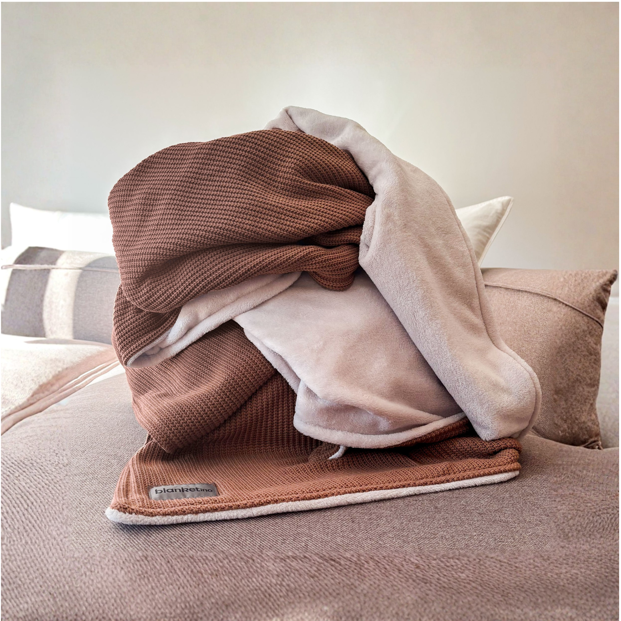Kuscheldecke mit Baumwollstrick · Terracotta · Beige