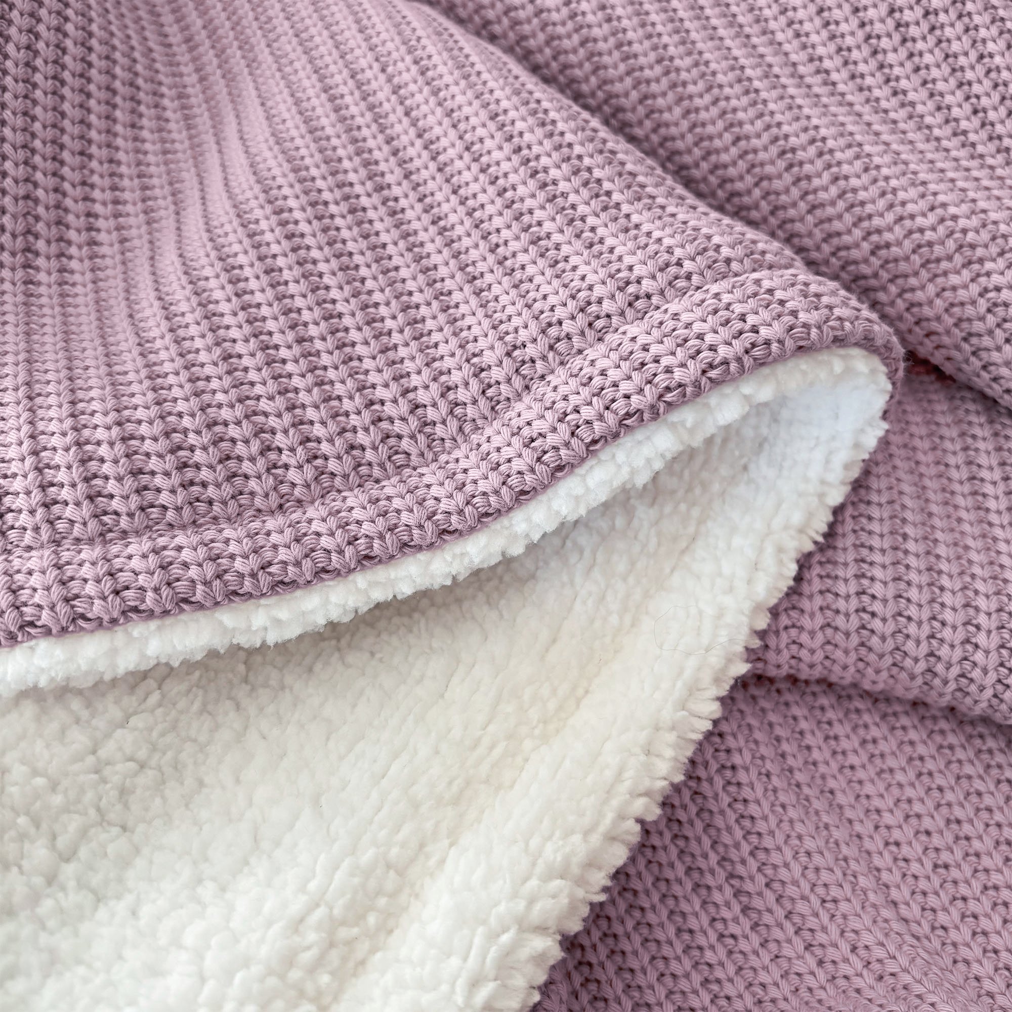 Kuscheldecke mit Baumwollstrick · Special-Edition mit Teddyfleece · Vintage Rosa