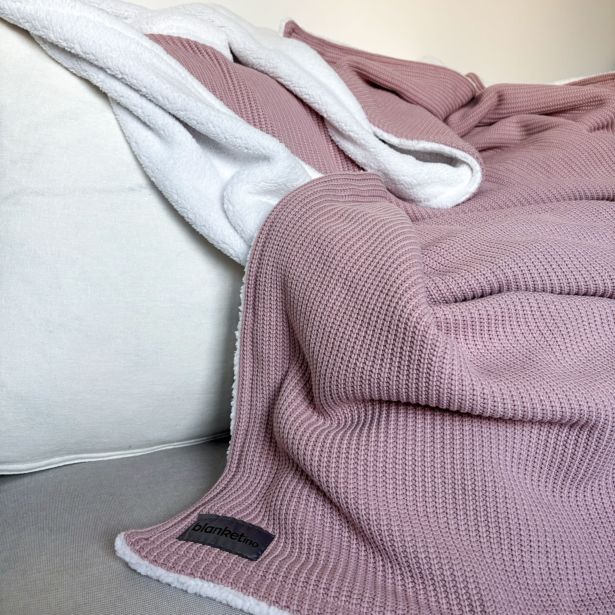Kuscheldecke mit Baumwollstrick · Special-Edition mit Teddyfleece · Vintage Rosa