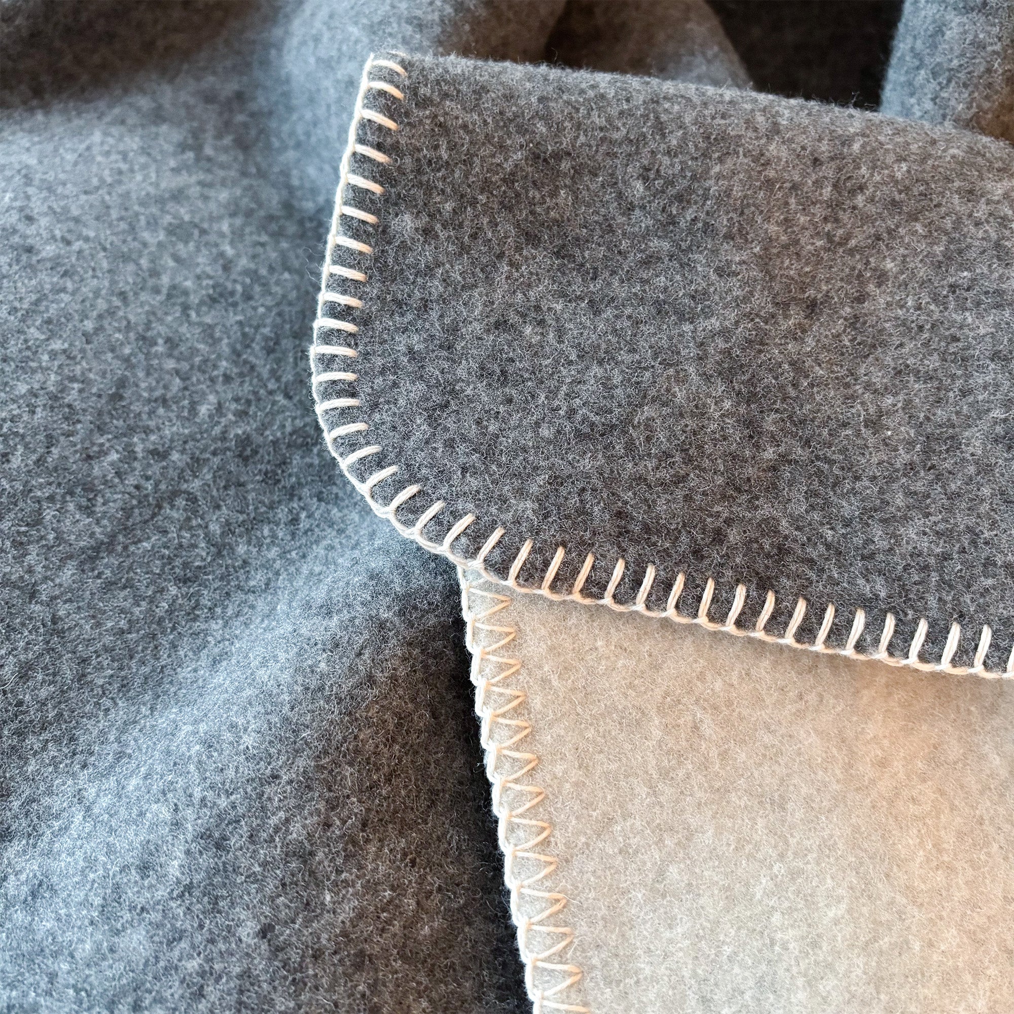 Wolldecke · Merino · 150x210 cm · Grau