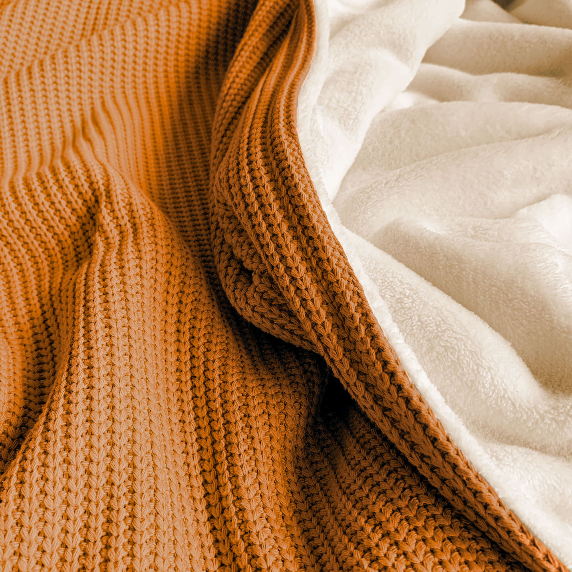 Kuscheldecke mit Baumwollstrick · Cognac·Beige