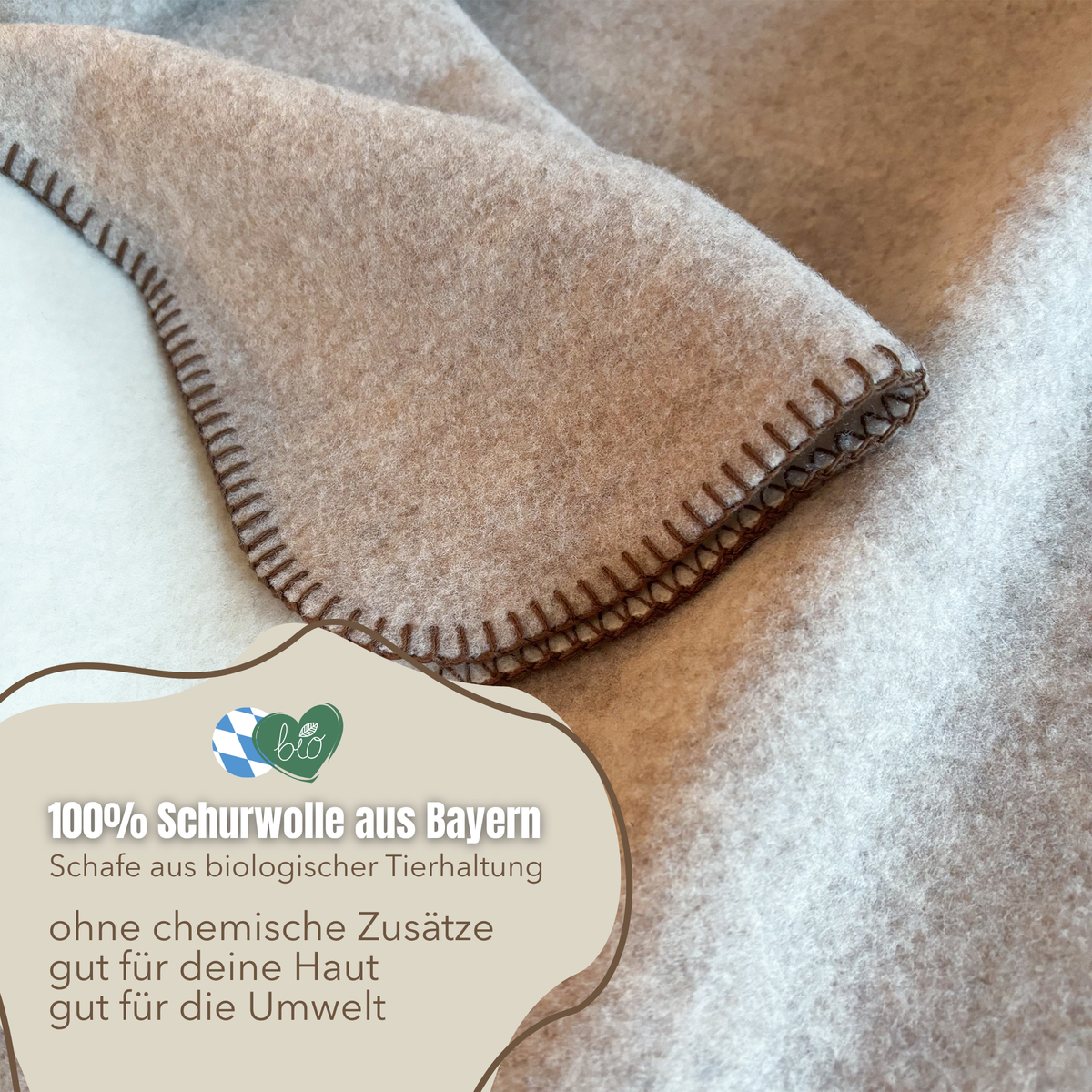 Beige Merino Kuscheldecke von blanketino.de, weiche Wolldecke, 150x210 cm, ideal für gemütliche Abende.