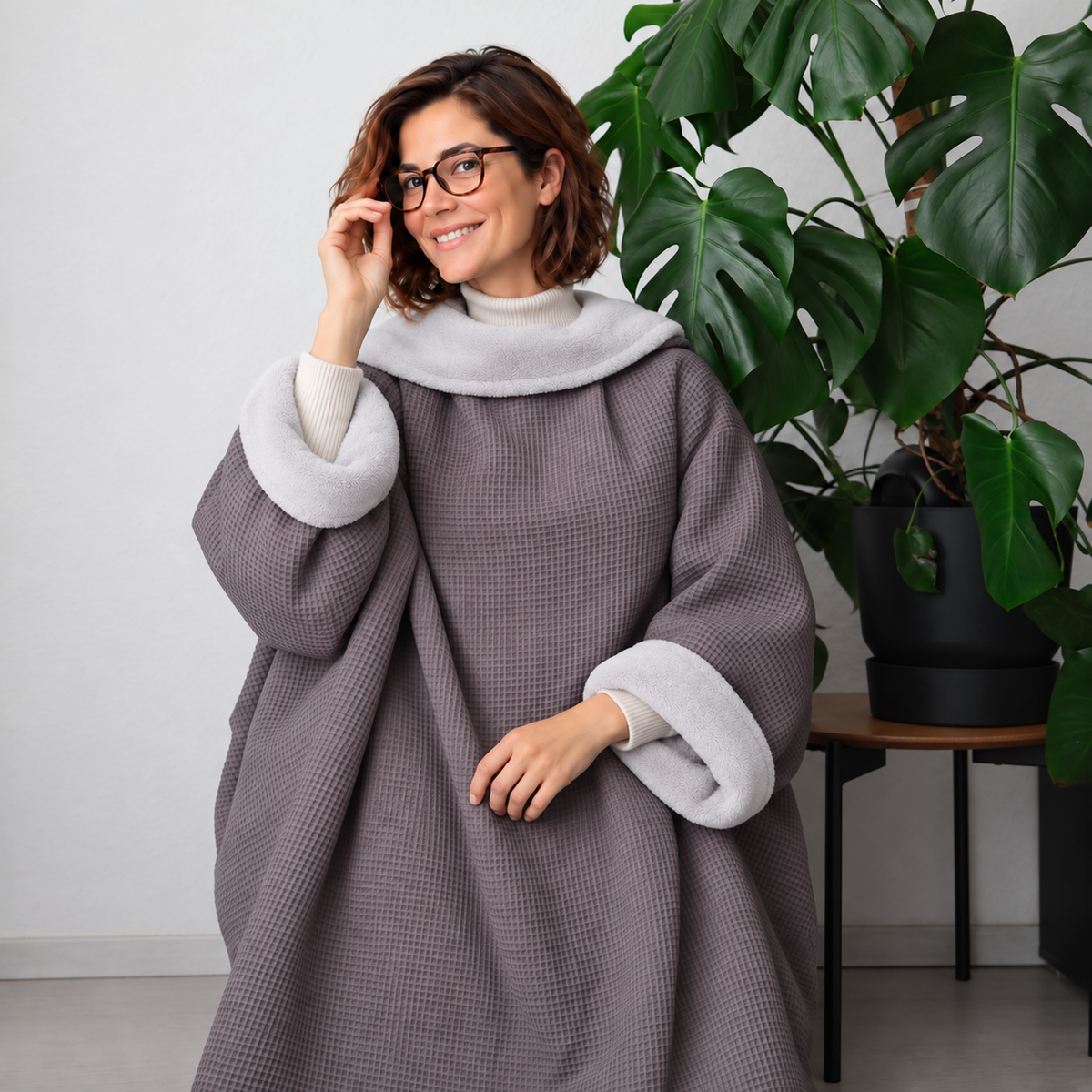 Kuscheldecke mit Ärmeln · Vollkommen · Grau · Gletschergrau