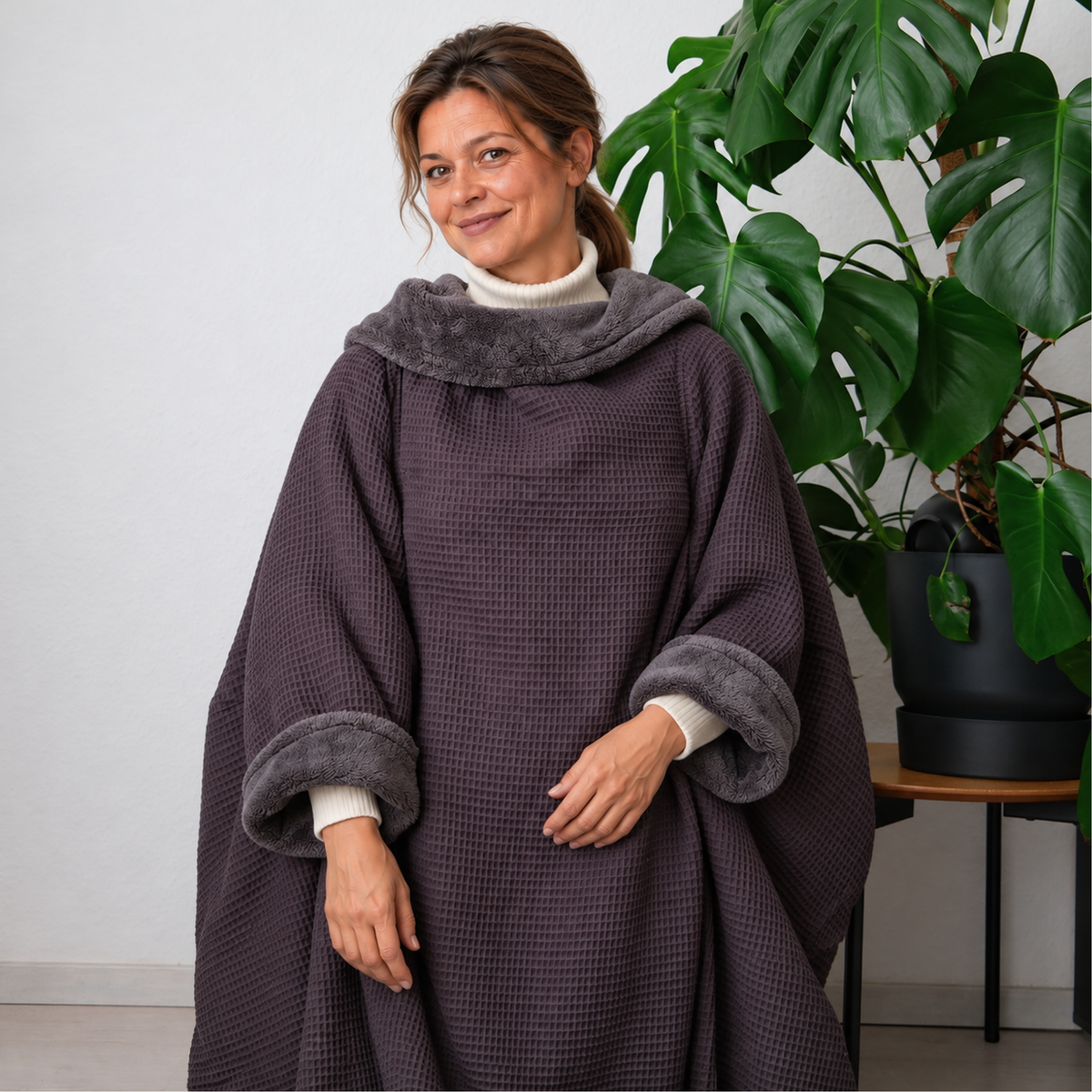 Kuscheldecke mit Ärmeln · Vollkommen · Vulkangrau