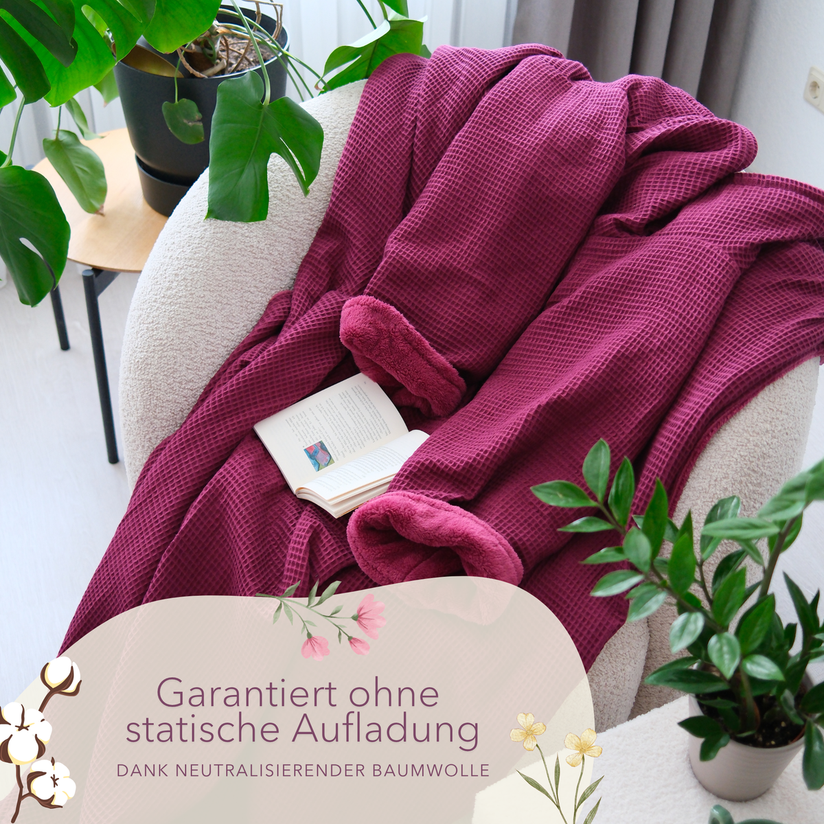 Kuscheldecke mit Ärmeln · Vollkommen · Waldbeerrot