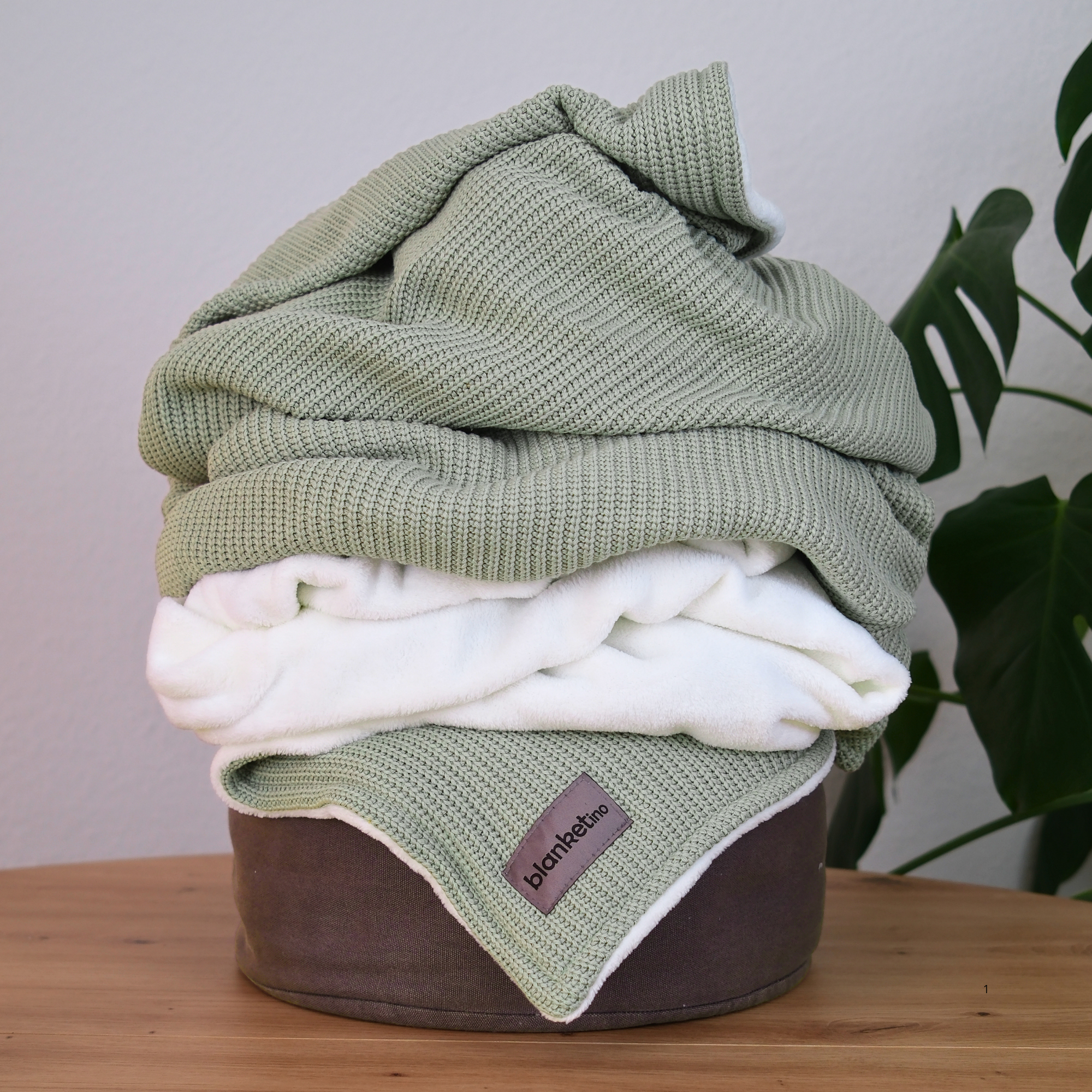 Kuscheldecke mit Baumwollstrick · Pistazie