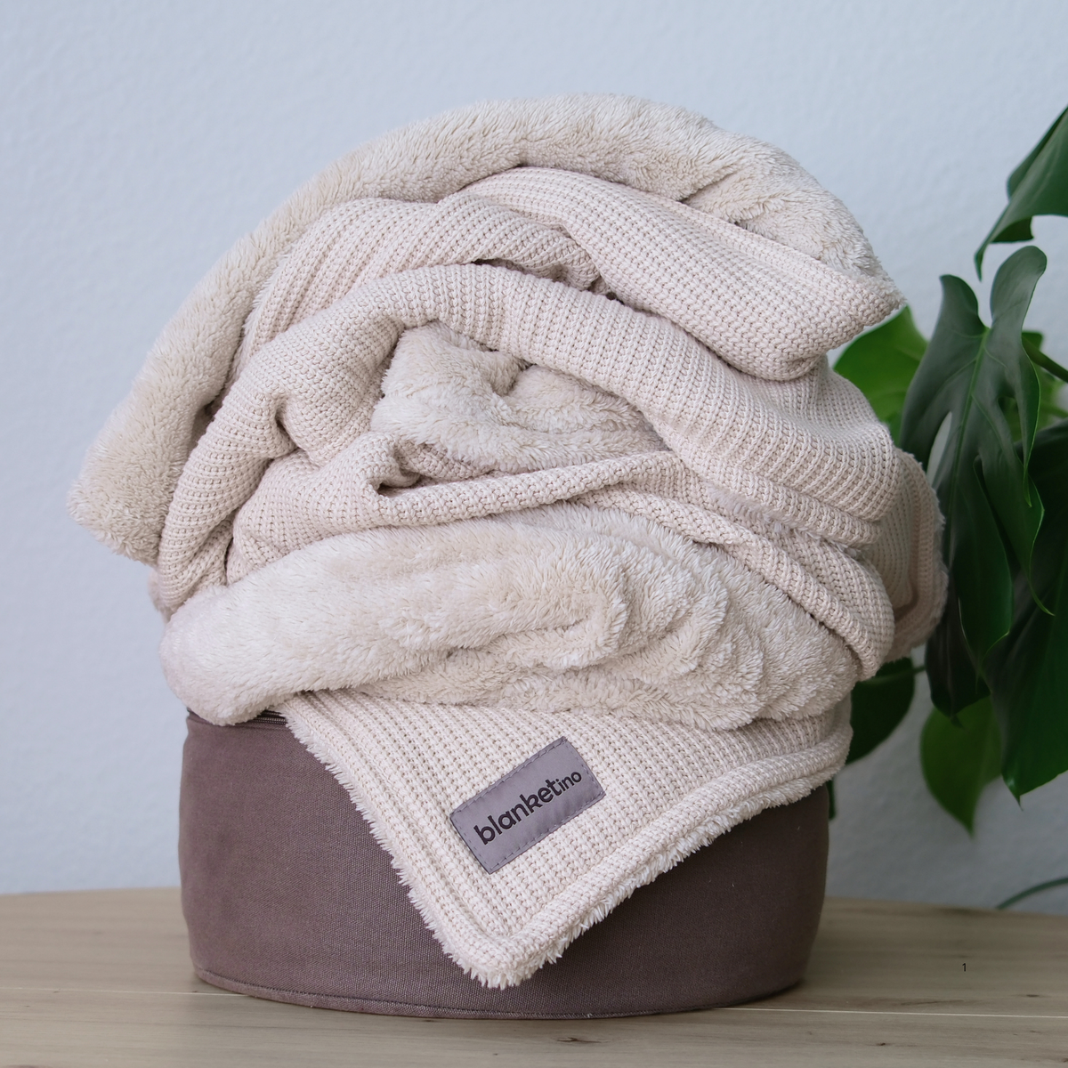 Kuscheldecke mit Baumwollstrick · Creme