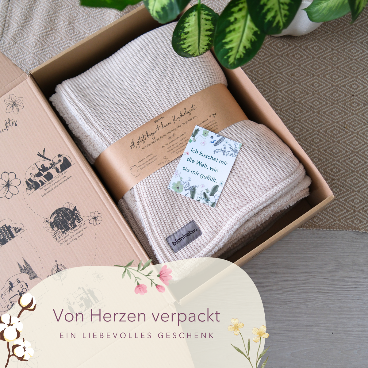 Weiche Baumwollstrick-Kuscheldecke in Creme von blanketino.de, perfekt zum Kuscheln, in Geschenkverpackung im Karton.