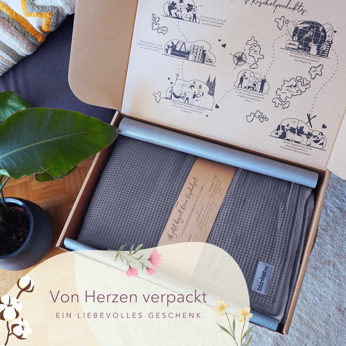 Graue Kuscheldecke "Vollkommen" von blanketino.de, in Geschenkverpackung, weiche Decke für gemütliche Stunden