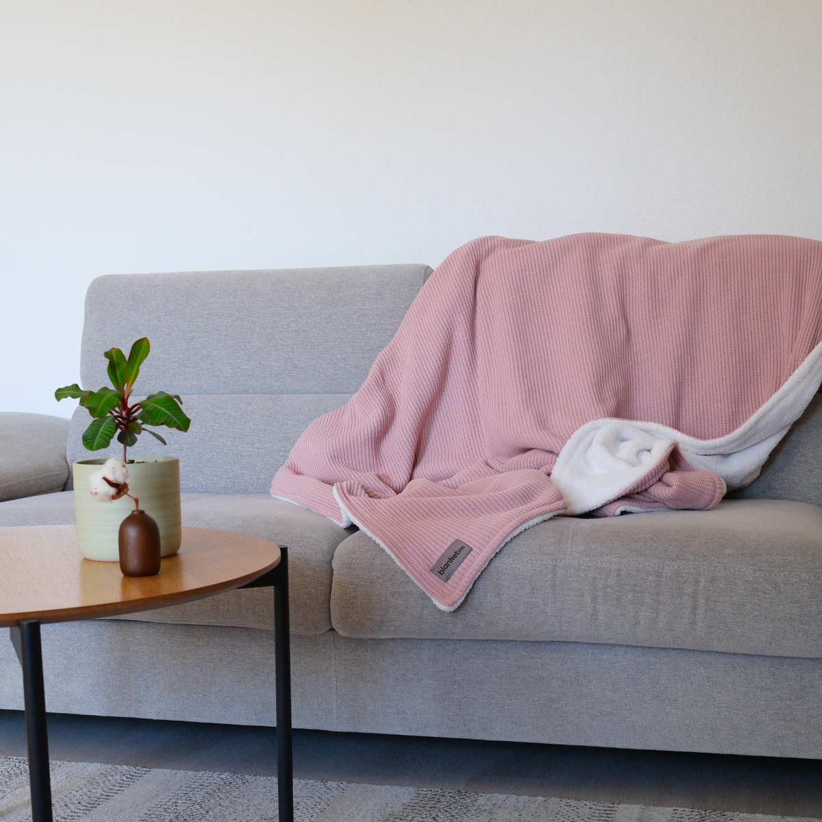 Kuscheldecke mit Baumwollstrick · Special-Edition mit Teddyfleece · Vintage Rosa
