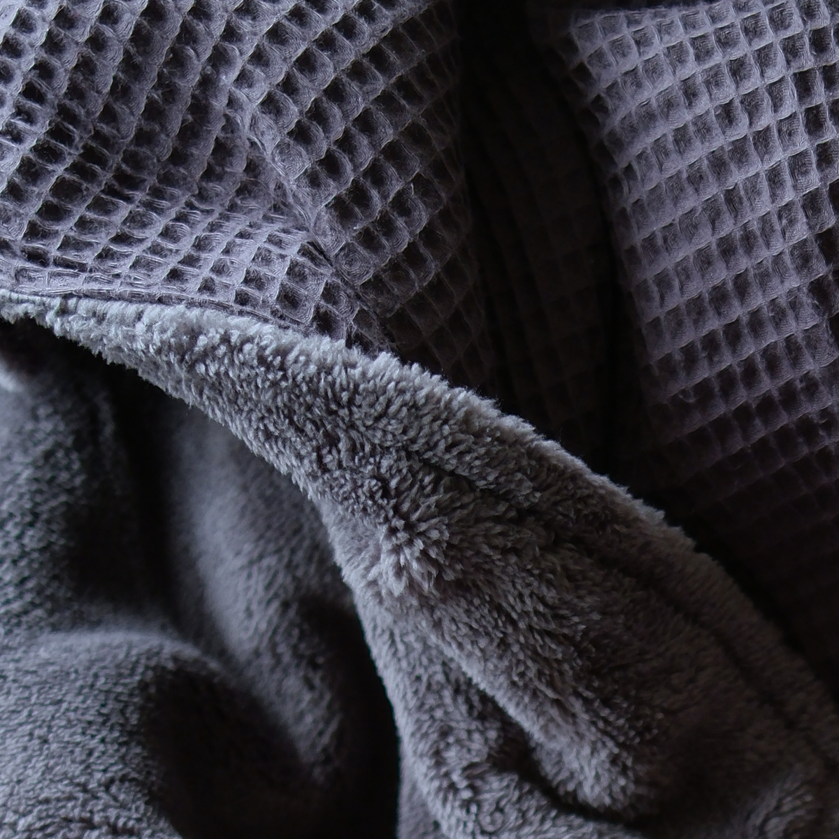 Kuscheldecke "Vollkommen" · Vulkangrau