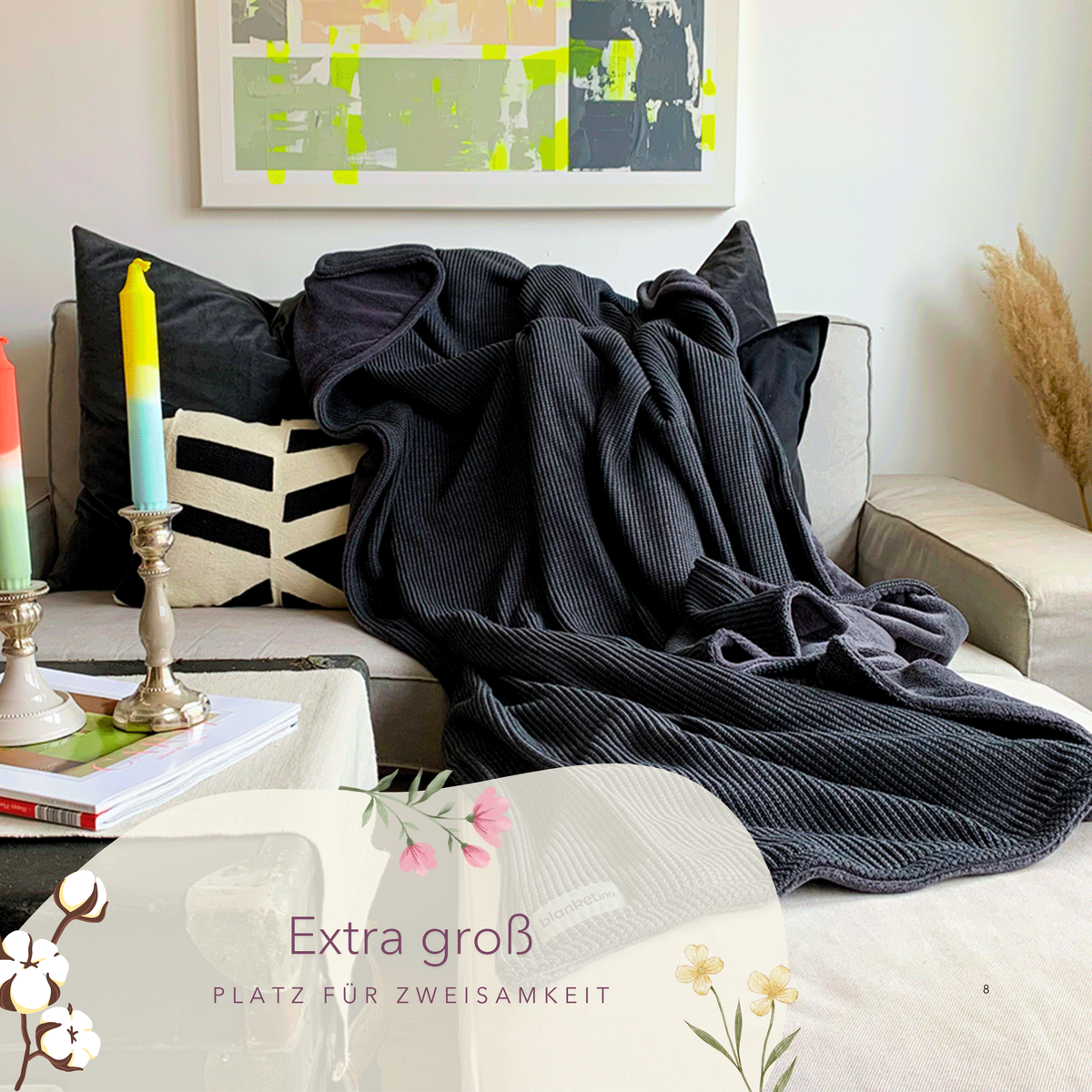 Große dunkelgraue Kuscheldecke aus Baumwollstrick von blanketino.de, ideal für Sofa und gemütliche Abende