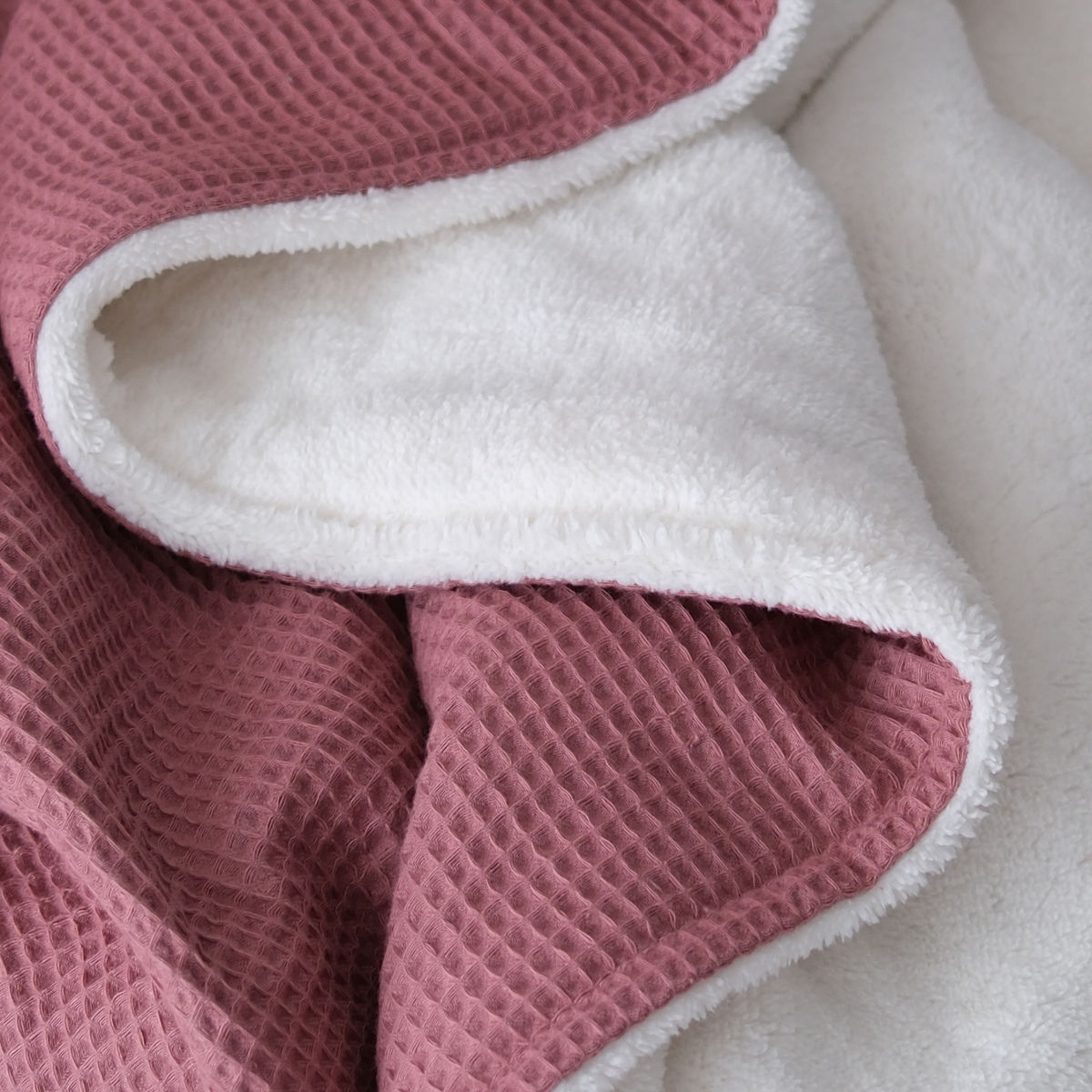 Kuscheldecke mit Ärmeln · Vollkommen · Altrosa