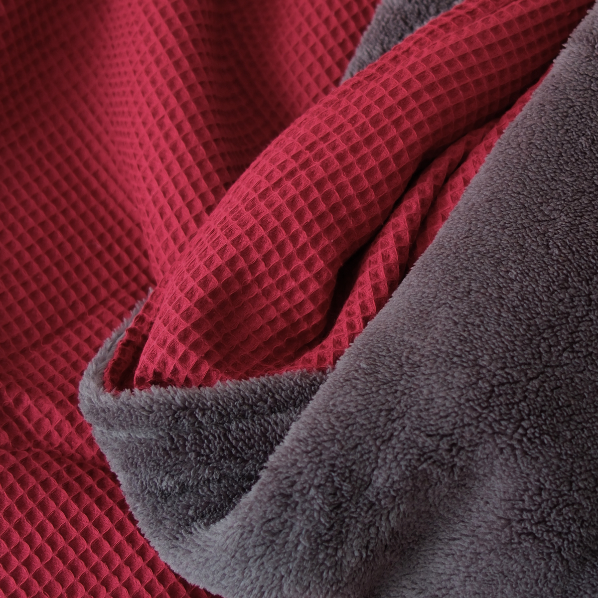 Kuscheldecke mit Ärmeln · Vollkommen · Weinrot · Stahlgrau