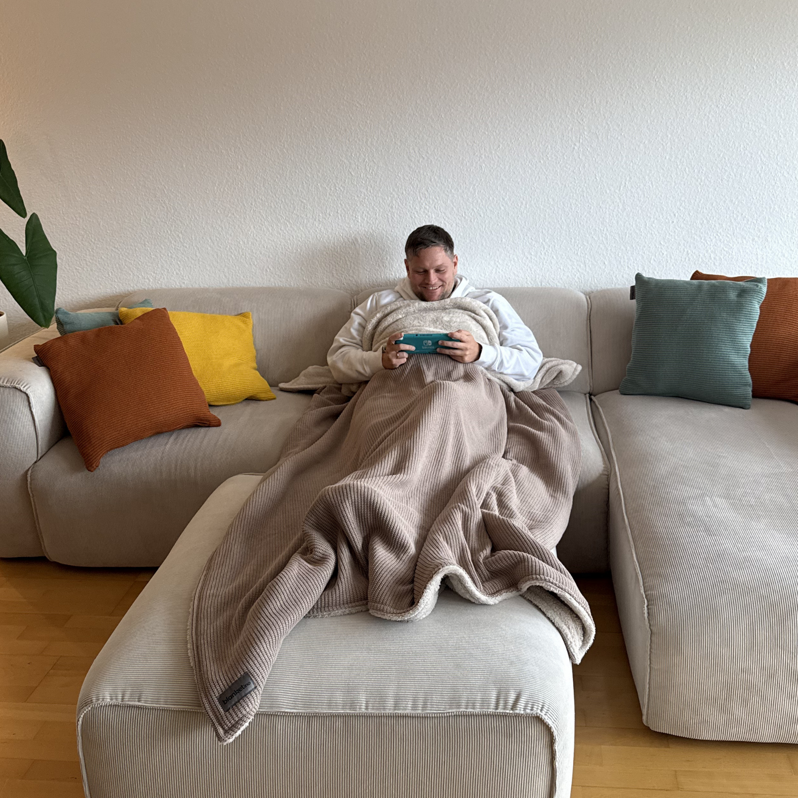 Kuscheldecke mit Baumwollstrick · Mandel-Beige