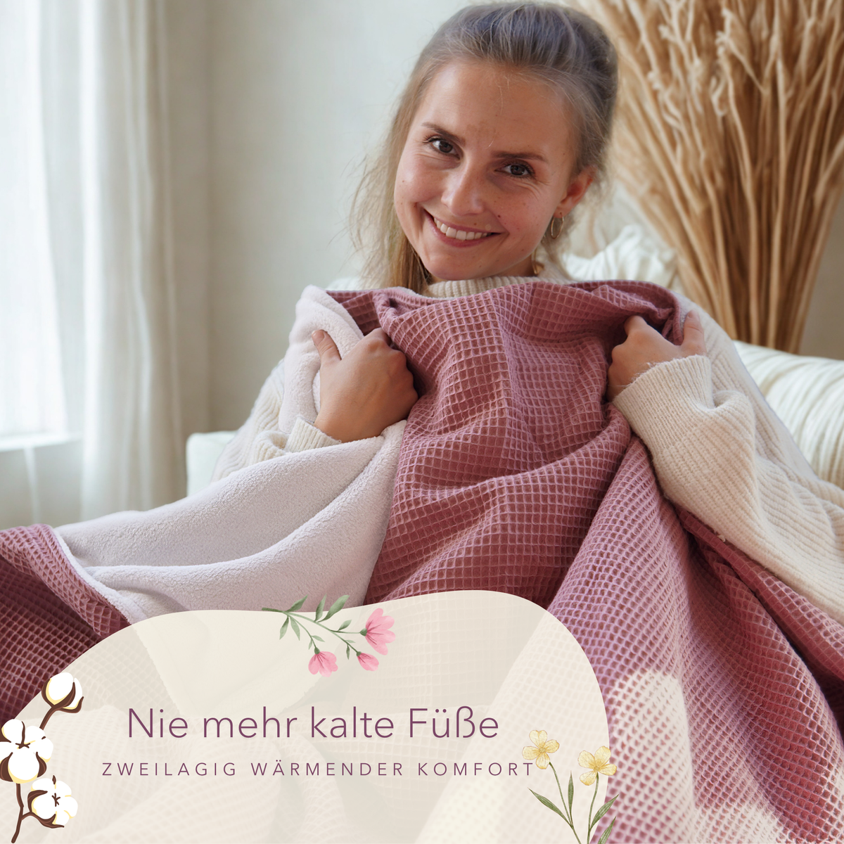 Weiche Baumwoll-Kuscheldecke "Vollkommen" in Altrosa und Sandweiß, zweilagig, perfekt für gemütliche Stunden.
