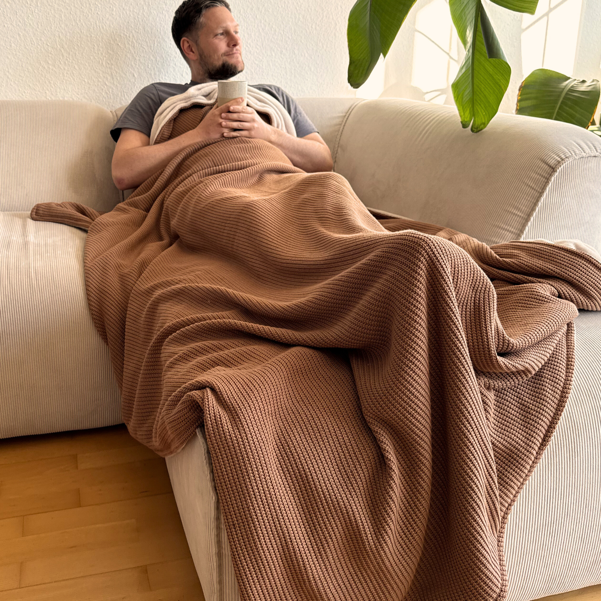 Kuscheldecke mit Baumwollstrick · Terracotta · Beige