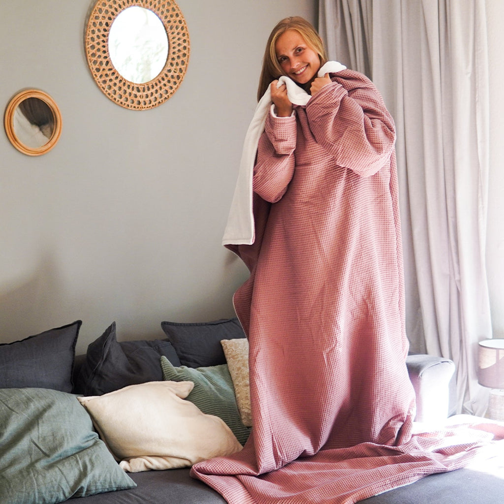 decke mit handschuhen Kuscheldecke mit Ärmeln · Vollkommen · Altrosa · Sandweiß